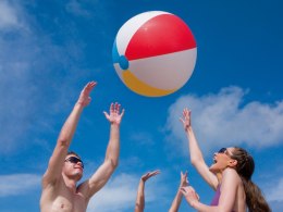 Bestway Dmuchana piłka plażowa dla dzieci 61 cm Bestway 31022