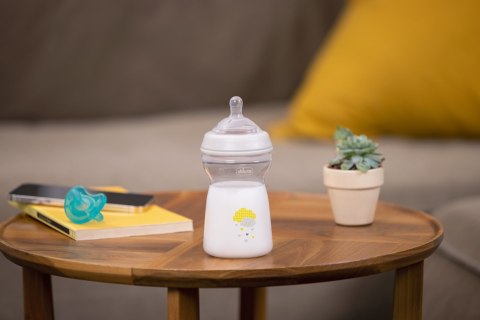 CHICCO 00081335300000 Butelka NF plastikowa 6m+ 330 ml neutralna CHICCO 00081335300000 Butelka NF plastikowa 6m+ 330 ml neutralna
