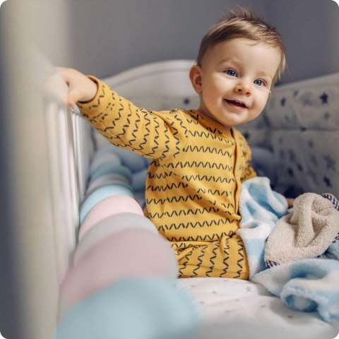 Ricokids Otulacz do łóżeczka Ricokids 3m - niebiesko-różowy Ricokids Otulacz do łóżeczka Ricokids 3m - niebiesko-różowy